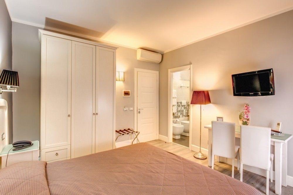 Residenza Castrense Bed & Breakfast Rome Exterior photo